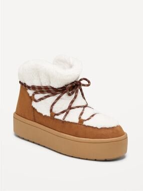 Old Navy Camel Cozy Lace-Up
Platform Booties
